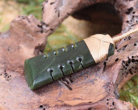 Rimu Pounamu Toki