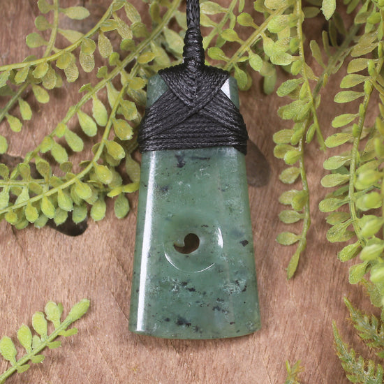 Hapopo Pounamu Toki with Koru - NZ Greenstone