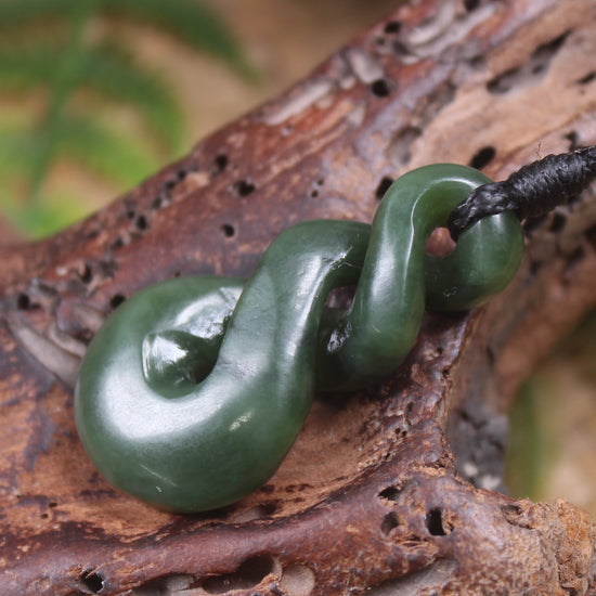 Twist carved from Kawakawa Pounamu - NZ Greenstone