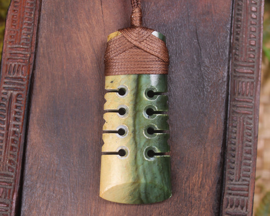 Flower Jade Pounamu Toki