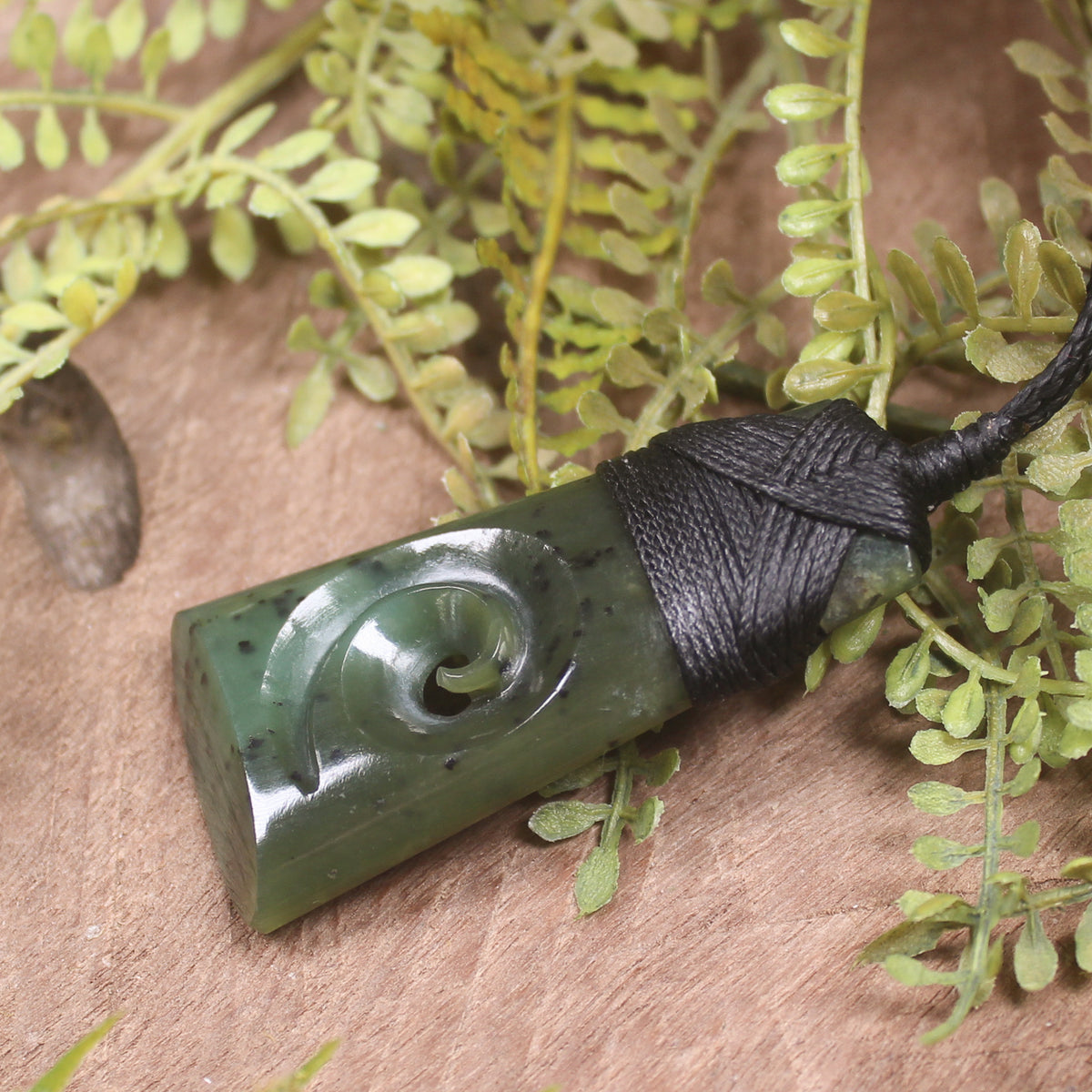 Rimu Pounamu Toki with Koru