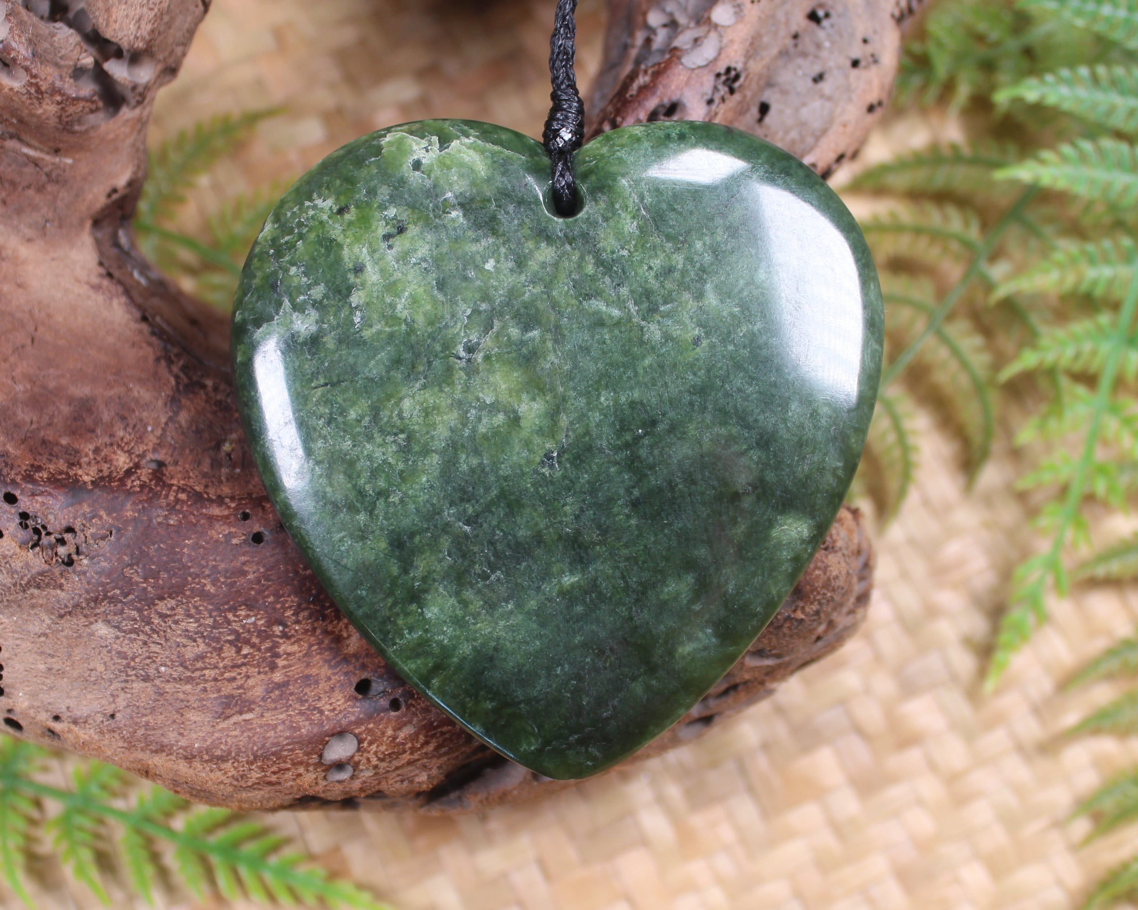 Heart carved from Kawakawa Pounamu - NZ Greenstone