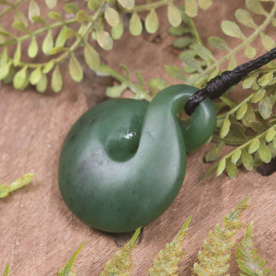 Twist or Pikorua carved from Hapopo Pounamu - NZ Greenstone