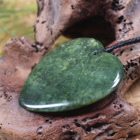 Heart carved from Kawakawa Pounamu - NZ Greenstone