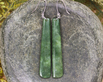 Roimata or Teardrop earrings carved from Kawakawa Pounamu - NZ Greenstone