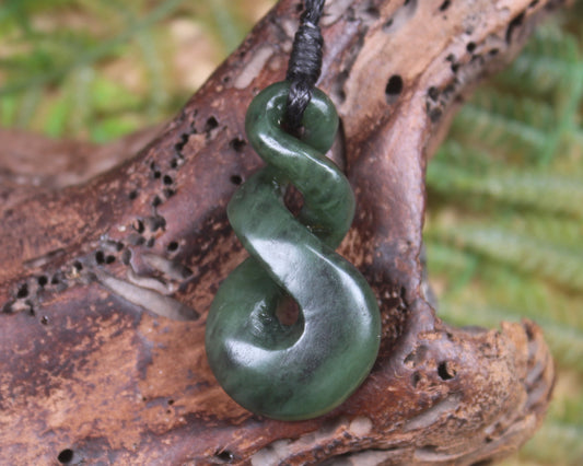 Twist carved from Kawakawa Pounamu - NZ Greenstone