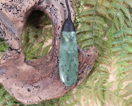 Roimata Teardrop carved from Hapopo Pounamu - NZ Greenstone