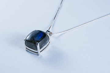 labradorite pendant 
