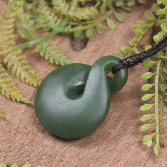 Twist or Pikorua carved from Hapopo Pounamu - NZ Greenstone