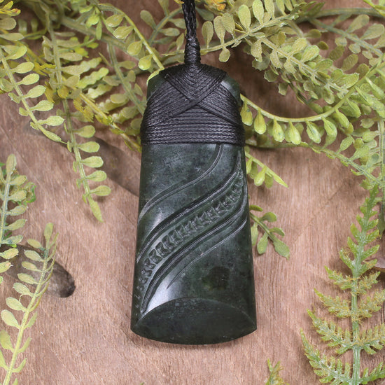 Rimu Pounamu Toki - NZ Greenstone