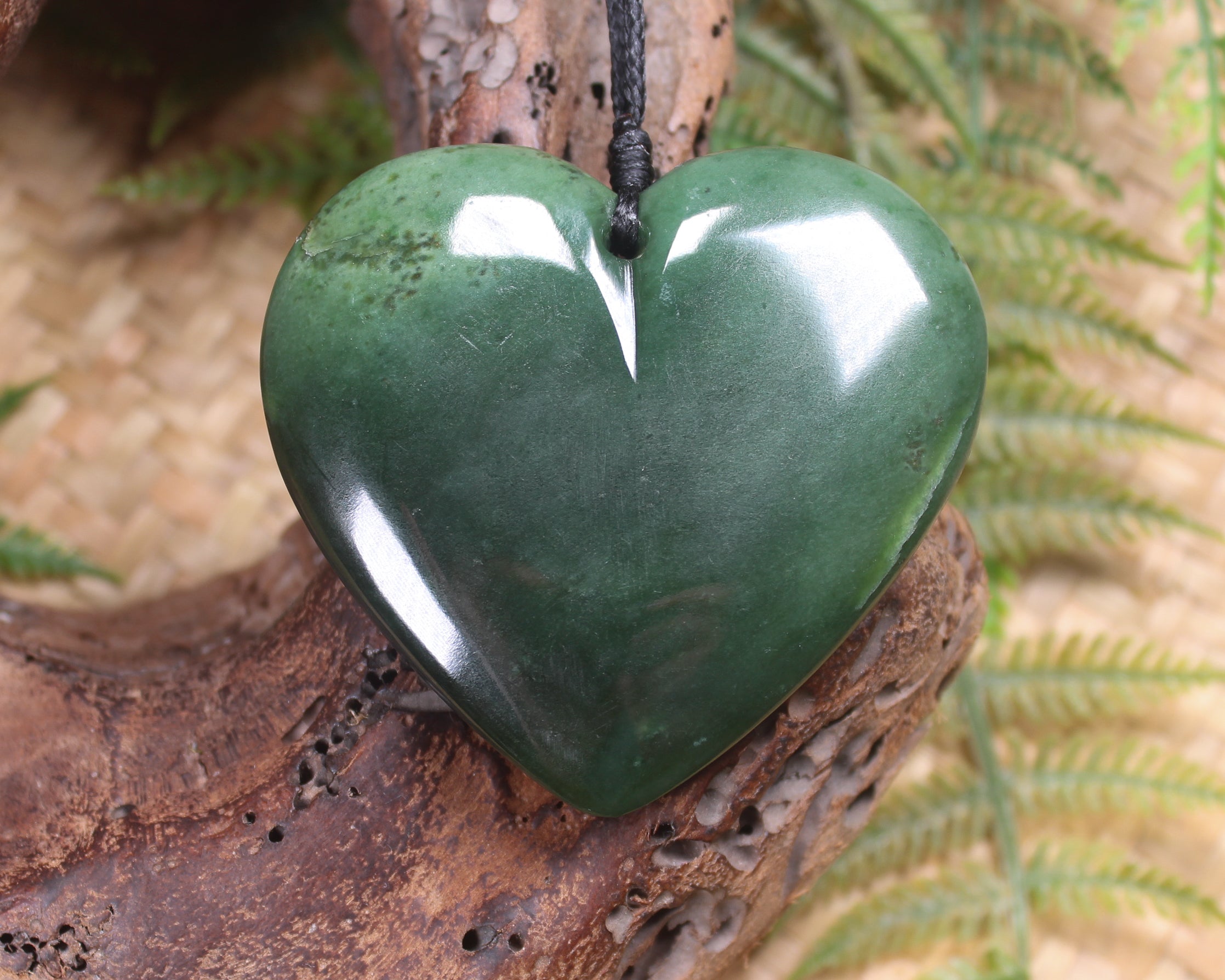 Heart carved from Kawakawa Pounamu - NZ Greenstone