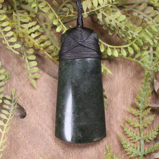 Rimu Pounamu Toki - NZ Greenstone
