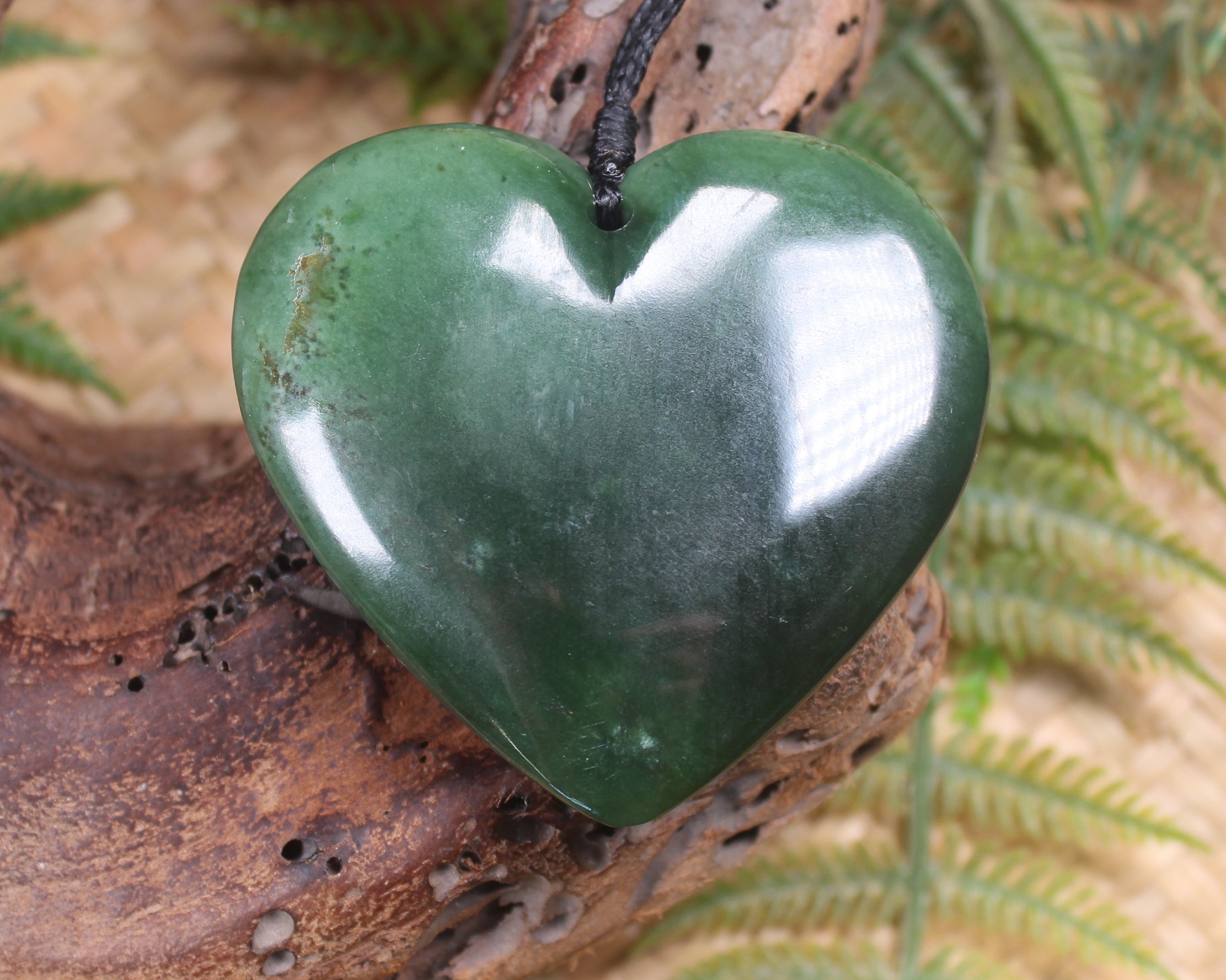 Heart carved from Kawakawa Pounamu - NZ Greenstone