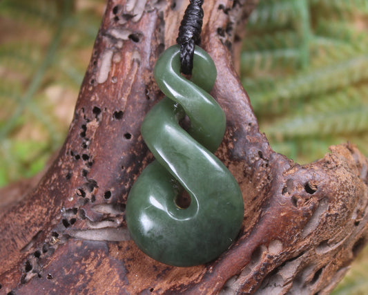 Twist carved from Kawakawa Pounamu - NZ Greenstone
