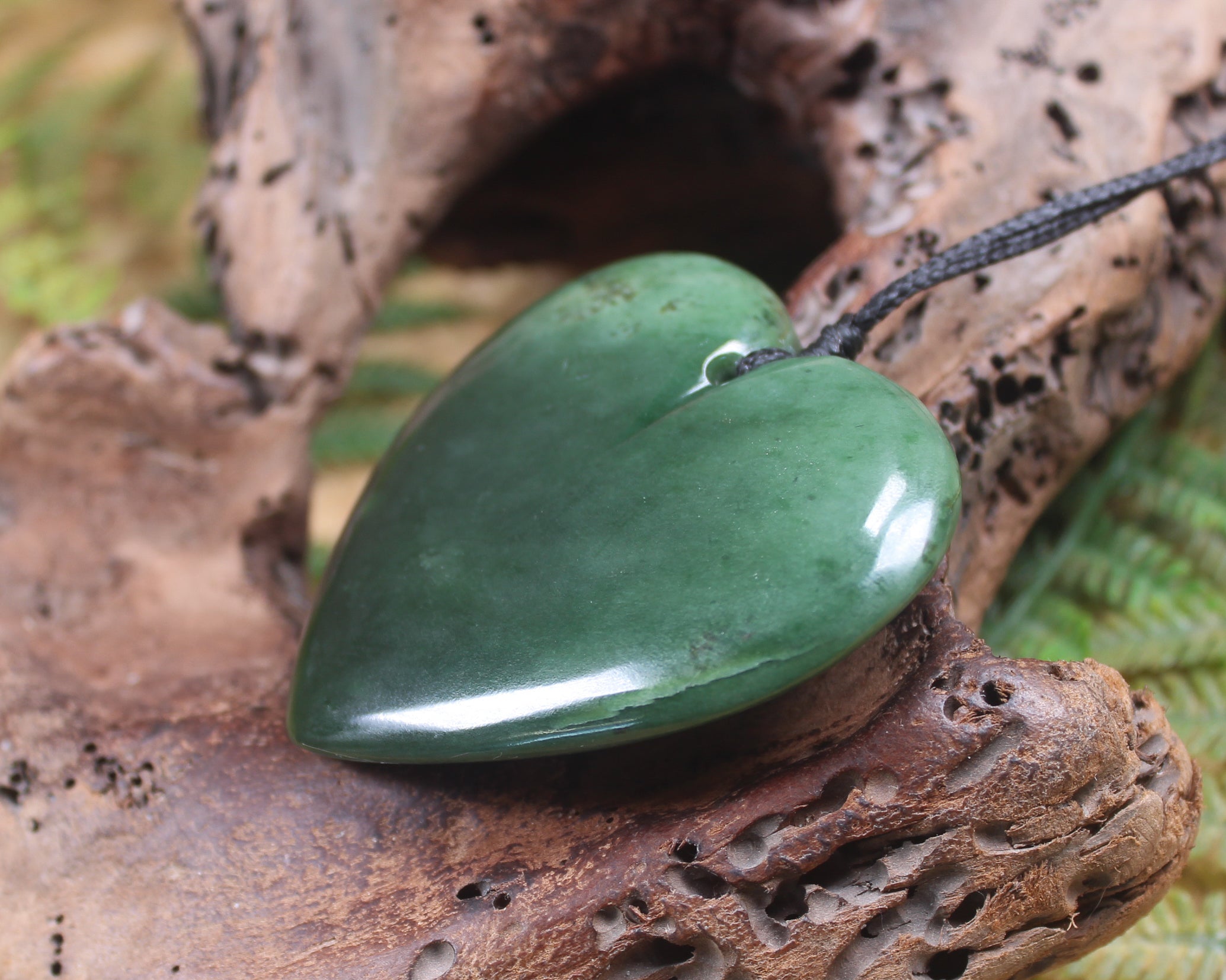 Heart carved from Kawakawa Pounamu - NZ Greenstone