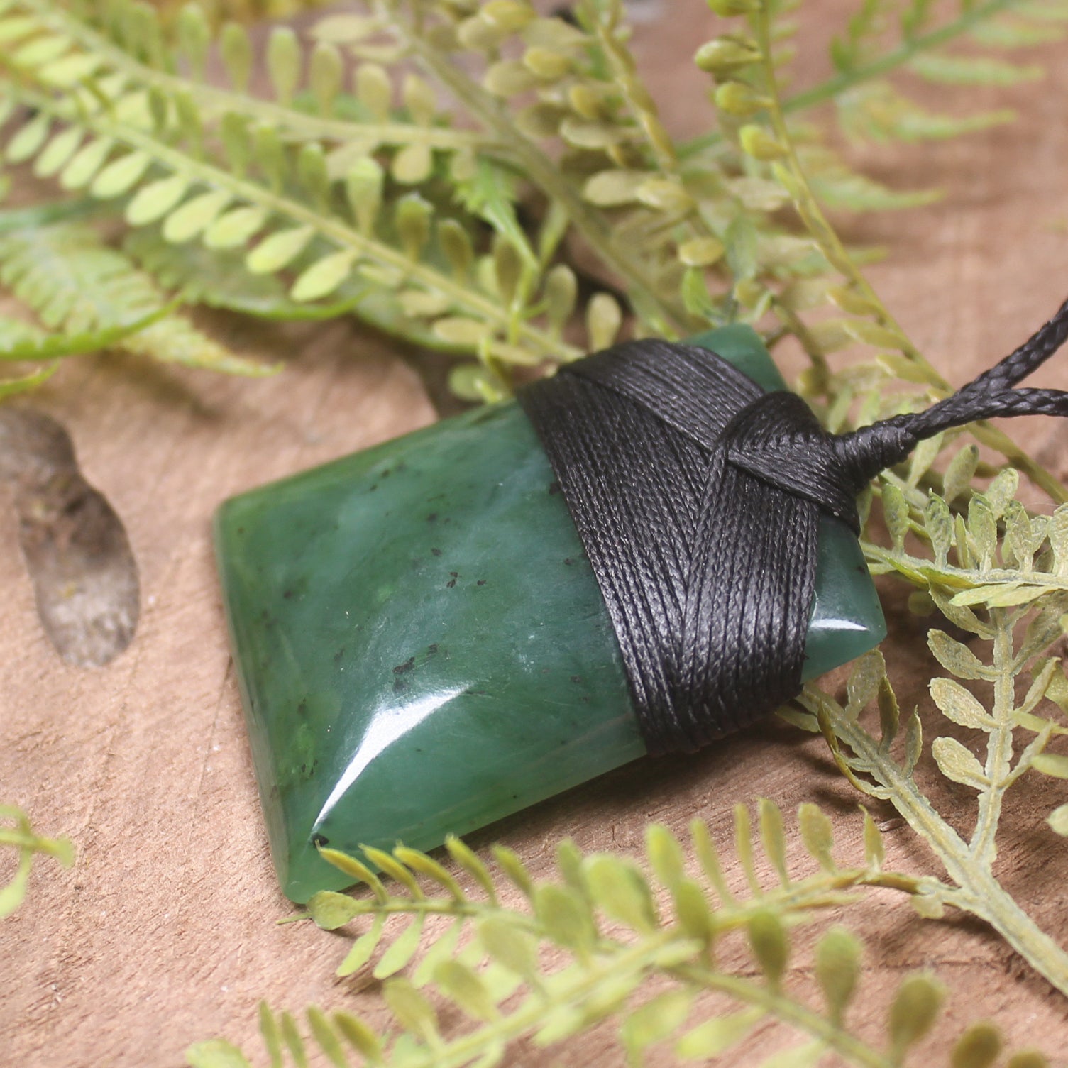 Hapopo Pounamu Toki - NZ Greenstone