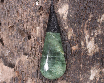 Kawakawa Pounamu Roimata Pendant - NZ Greenstone