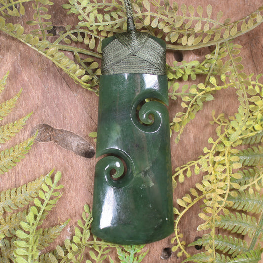 Kawakawa Pounamu Toki with Koru