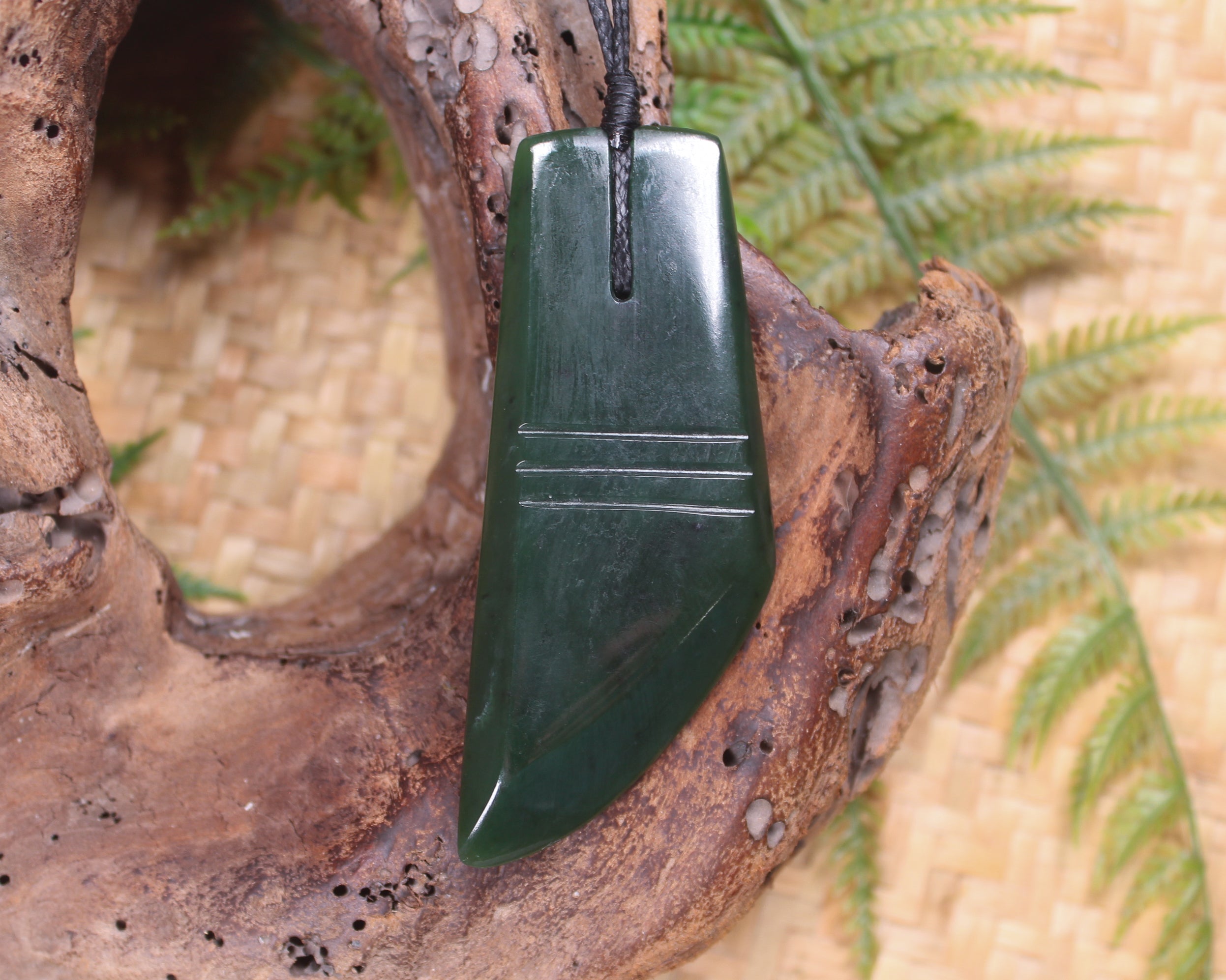 Kawakawa Pounamu Toki