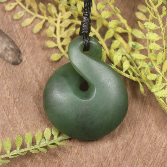 Twist or Pikorua carved from Hapopo Pounamu - NZ Greenstone