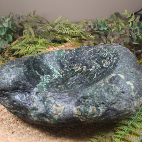 NZ Serpentine Bowl