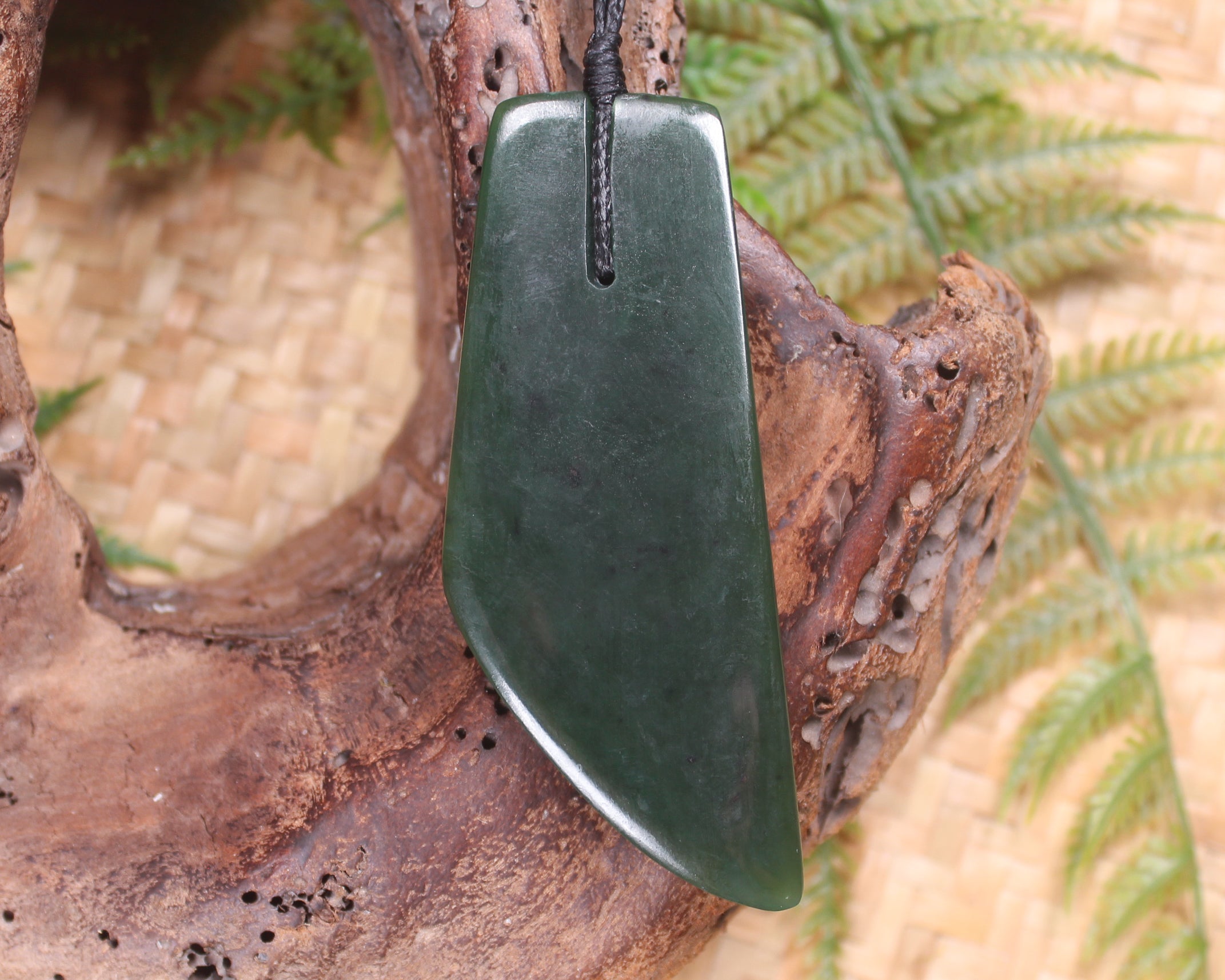 Kawakawa Pounamu Toki