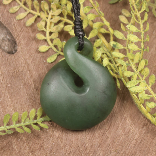 Twist or Pikorua carved from Hapopo Pounamu - NZ Greenstone