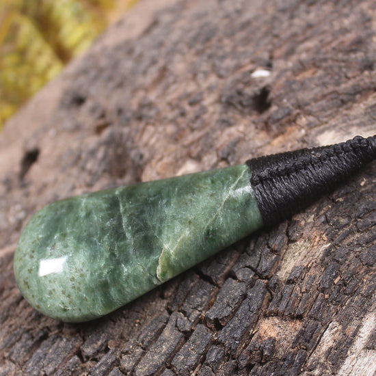 Kawakawa Pounamu Roimata Pendant - NZ Greenstone