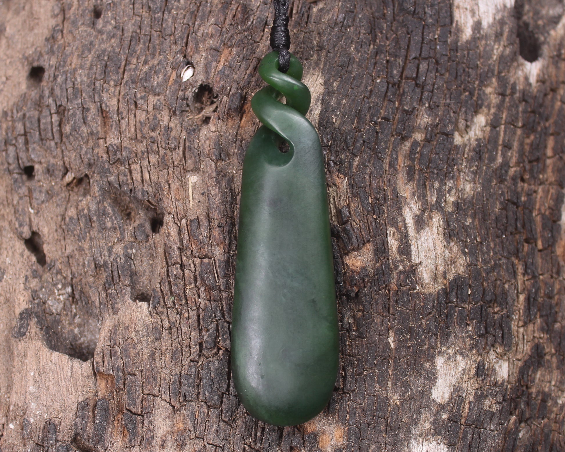Kawakawa Pounamu Roimata Pendant - NZ Greenstone