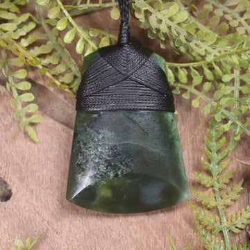 Rimu Pounamu Toki - NZ Greenstone
