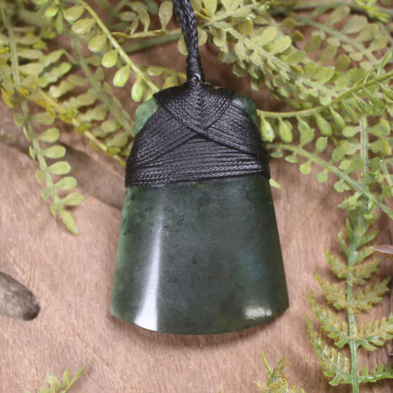Rimu Pounamu Toki - NZ Greenstone