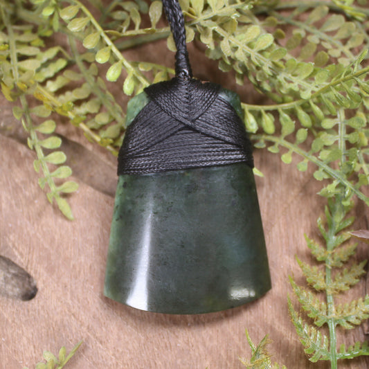 Rimu Pounamu Toki - NZ Greenstone