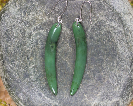 Huia Beak earrings carved from Hapopo Pounamu - NZ Greenstone