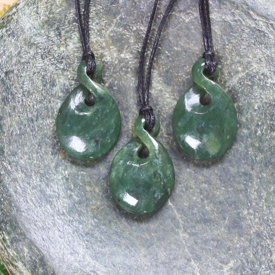 Twist or Pikorua Pendant carved from Hapopo Pounamu - NZ Greenstone