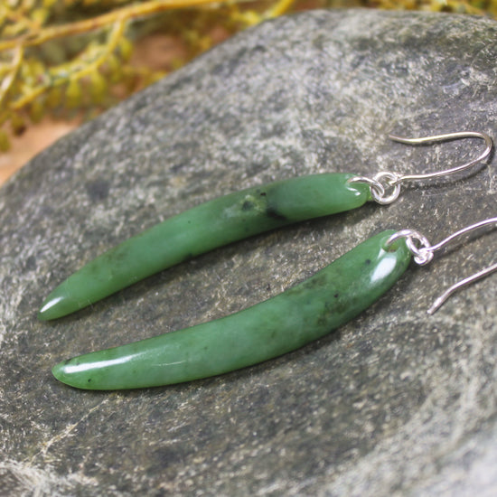 Huia Beak earrings carved from Hapopo Pounamu - NZ Greenstone