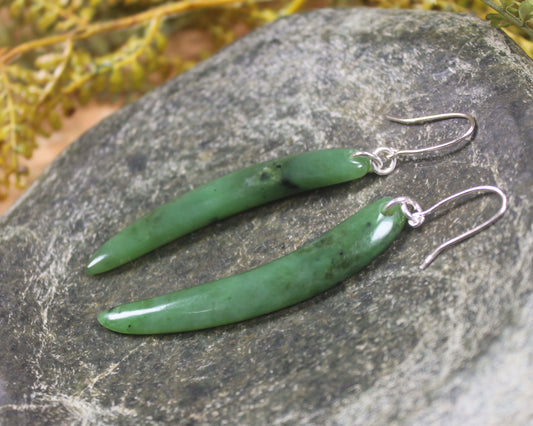 Huia Beak earrings carved from Hapopo Pounamu - NZ Greenstone