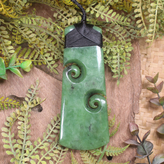 Hapopo Pounamu Toki with Koru - NZ Greenstone