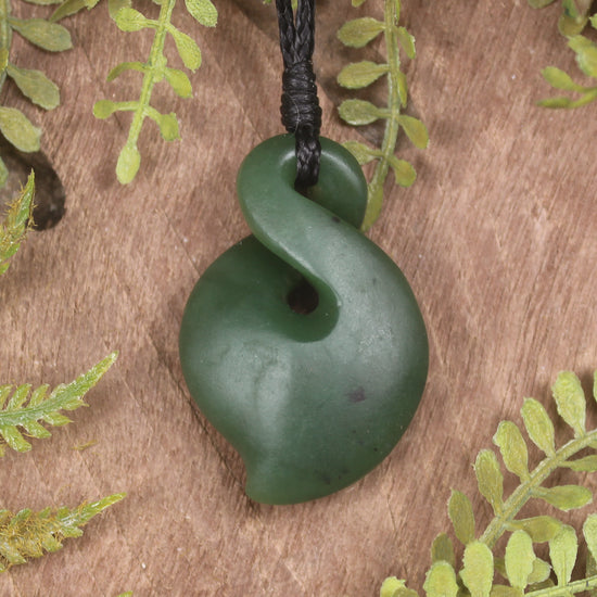 Twist or Pikorua carved from Hapopo Pounamu - NZ Greenstone