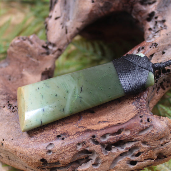 Toki or Adze Pendant carved from Inanga Pounamu - NZ Greenstone