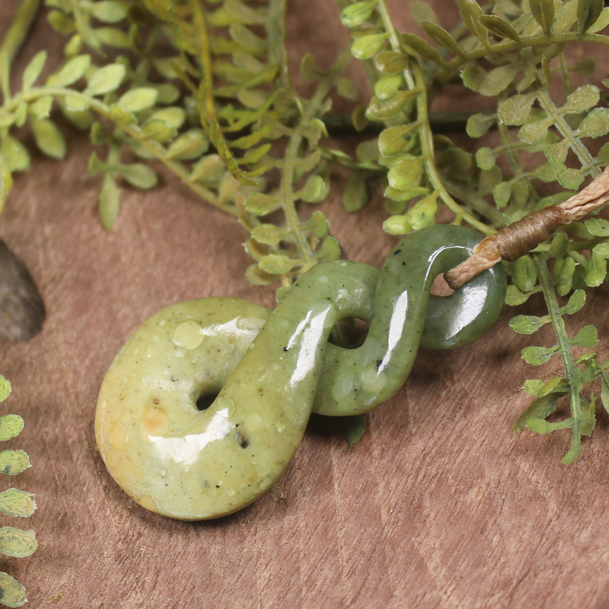 Twist or Pikorua carved from Raukaraka Pounamu - NZ Greenstone