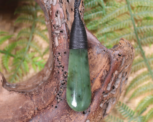 Roimata Teardrop carved from Hapopo Pounamu - NZ Greenstone