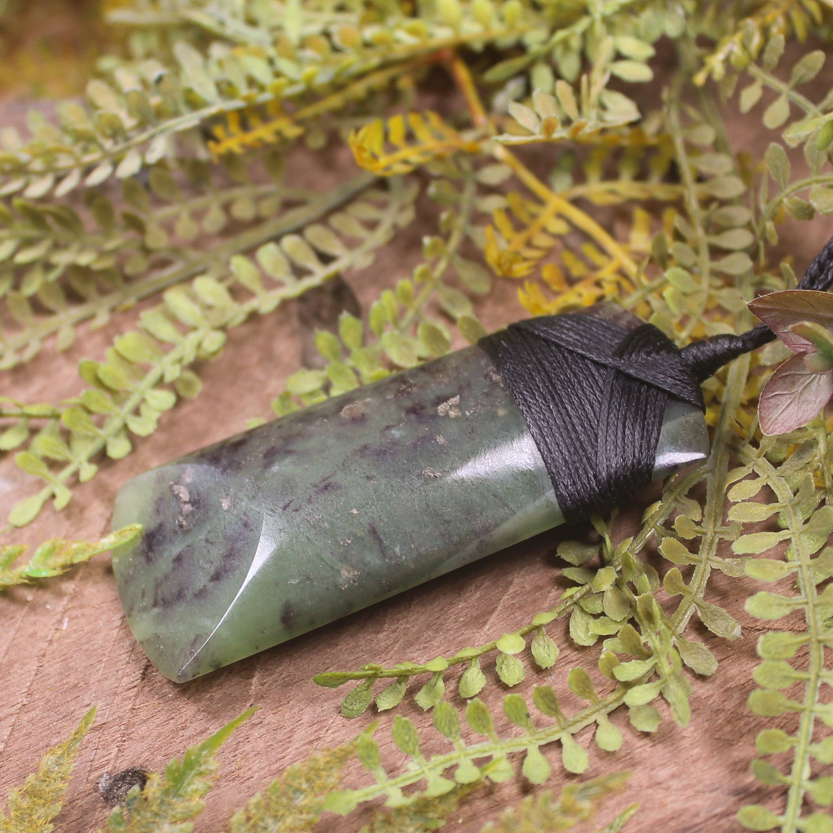 Hapopo Pounamu Toki - NZ Greenstone