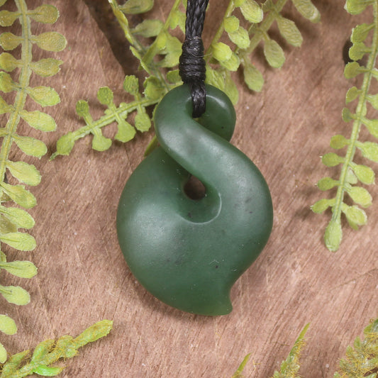 Twist or Pikorua carved from Hapopo Pounamu - NZ Greenstone