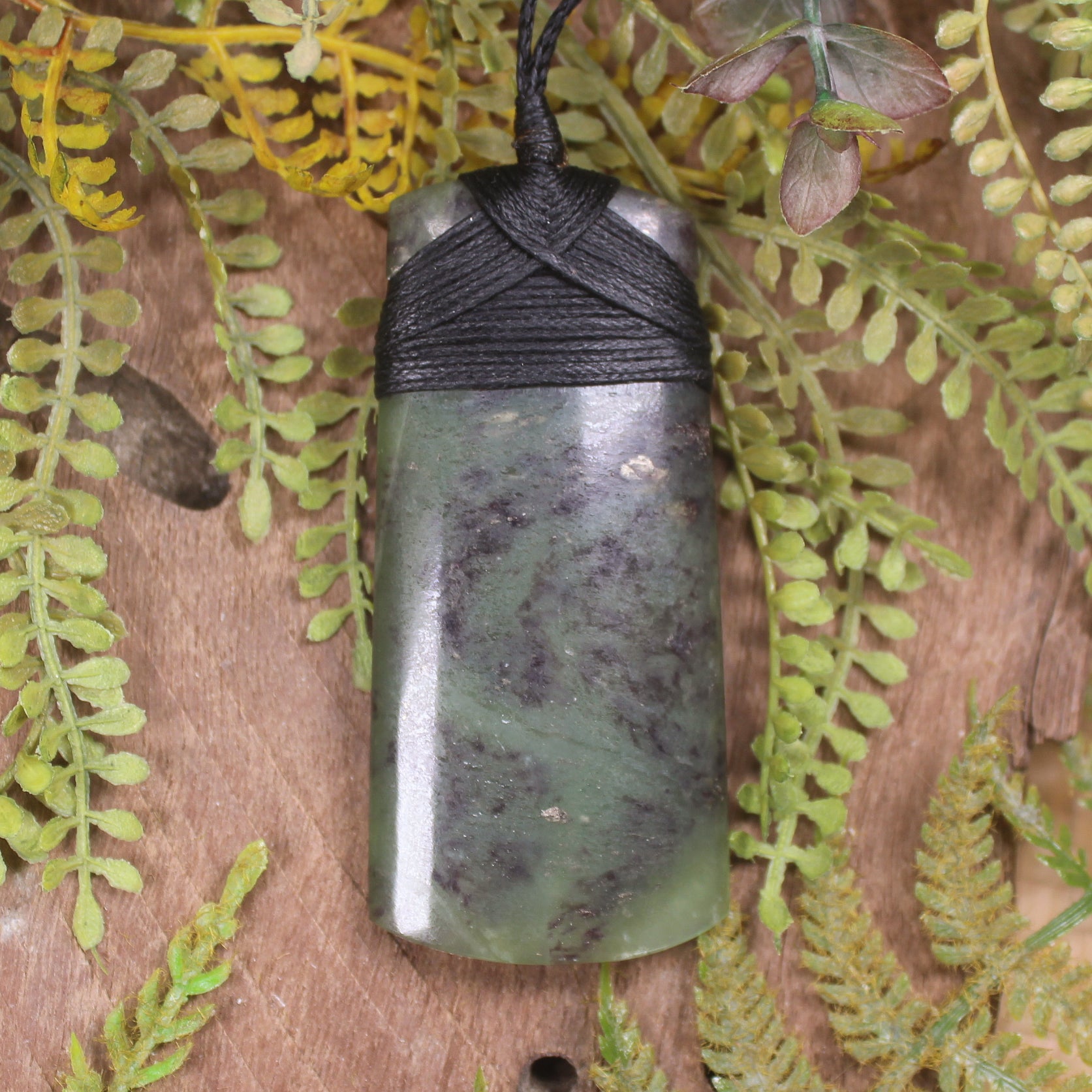 Hapopo Pounamu Toki - NZ Greenstone