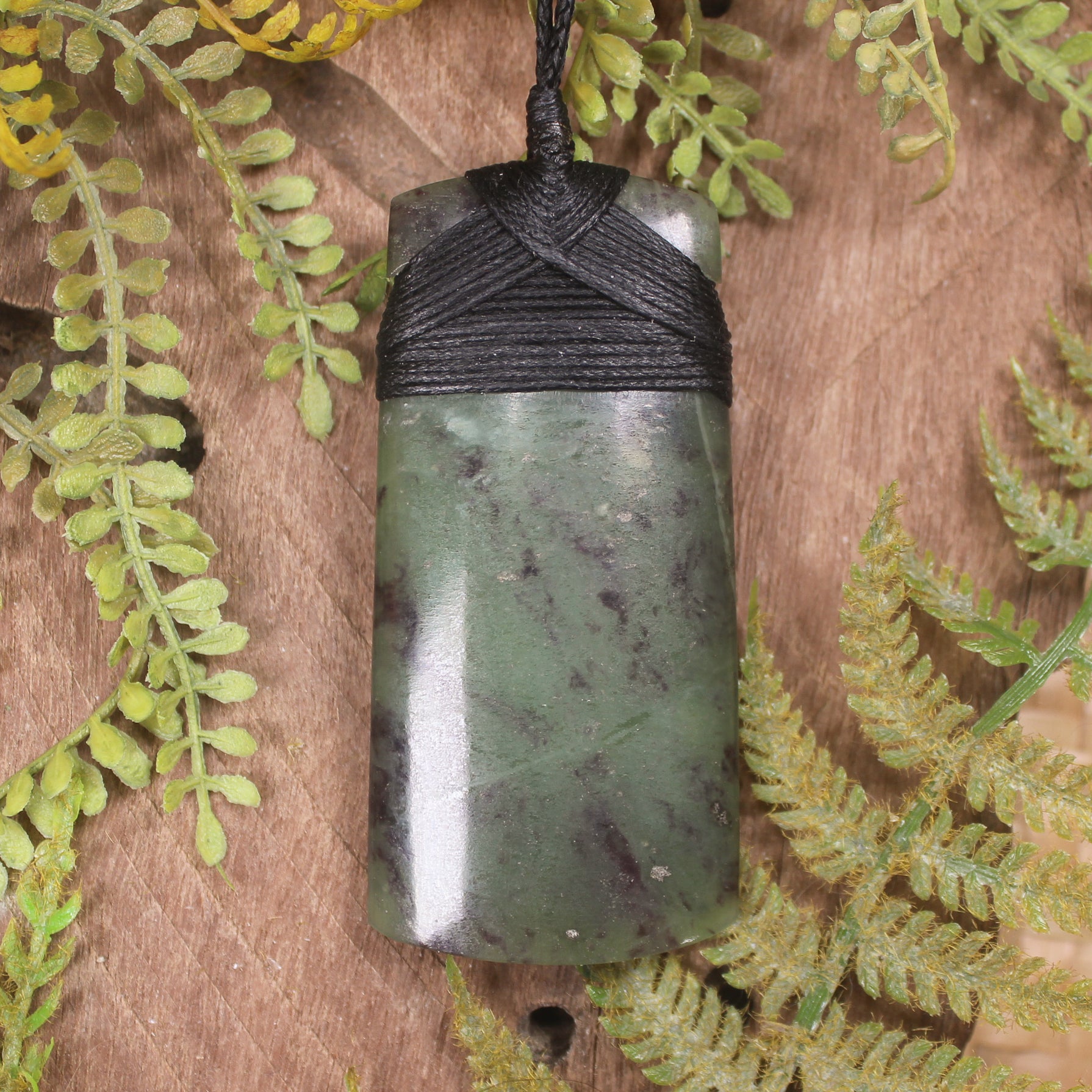 Hapopo Pounamu Toki - NZ Greenstone