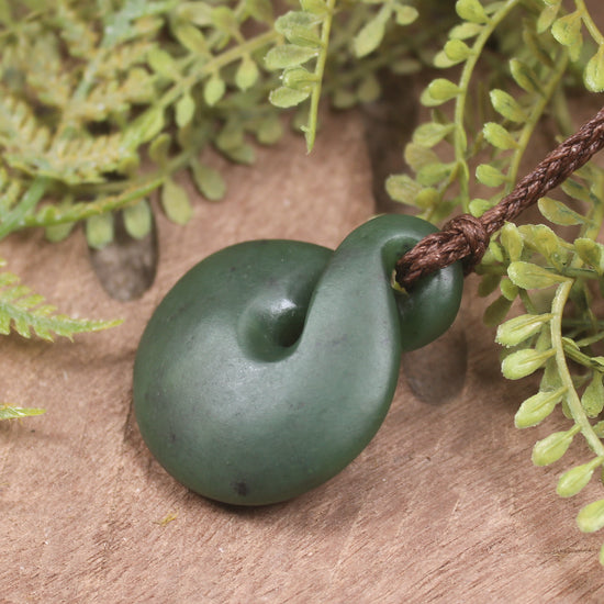 Twist or Pikorua carved from Hapopo Pounamu - NZ Greenstone