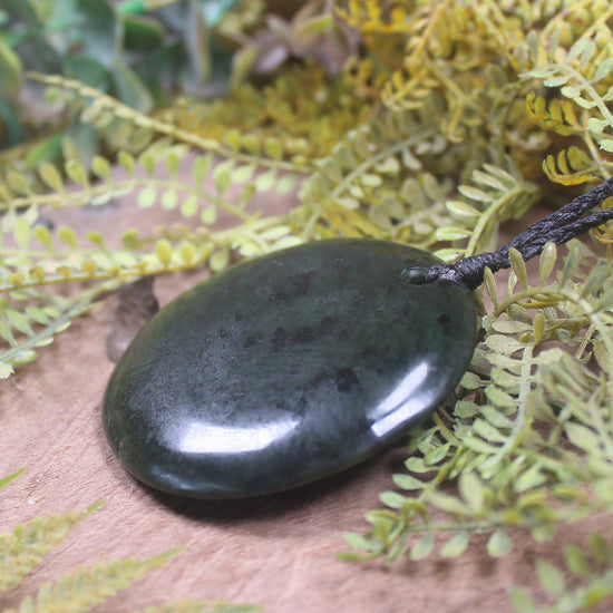 Rimu Pounamu Porowhita pendant- NZ Greenstone