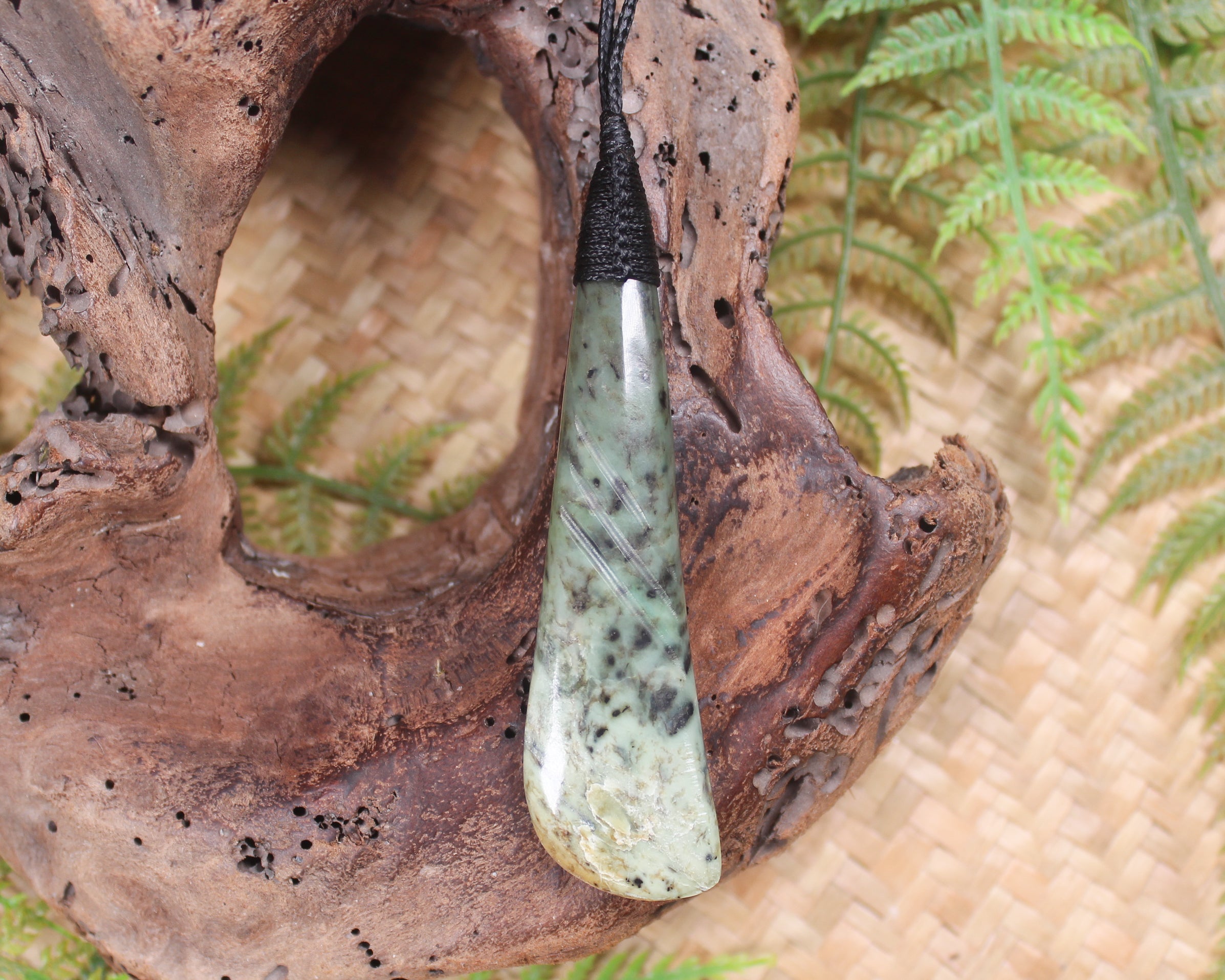 Rimu Pounamu Roimata Pendant - NZ Greenstone