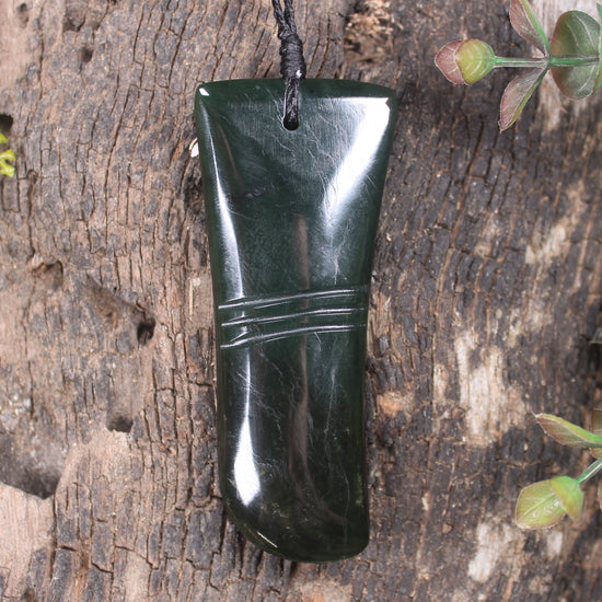 Taniwha Tooth or Niho carved from Kawakawa Pounamu - NZ Greenstone