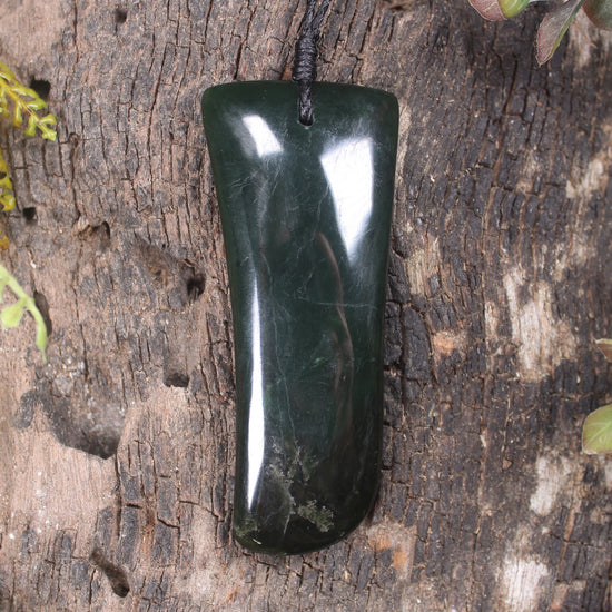 Taniwha Tooth or Niho carved from Kawakawa Pounamu - NZ Greenstone